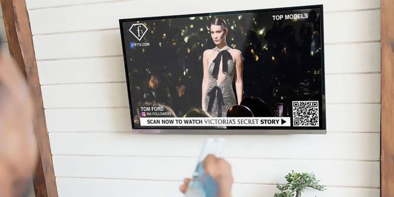 FashionTV ਚੈਨਲ ਟੀਵੀ 'ਤੇ ਇਸ਼ਤਿਹਾਰ ਦੇਣ ਲਈ QR ਕੋਡਾਂ ਦੀ ਵਰਤੋਂ ਕਰਦਾ ਹੈ
